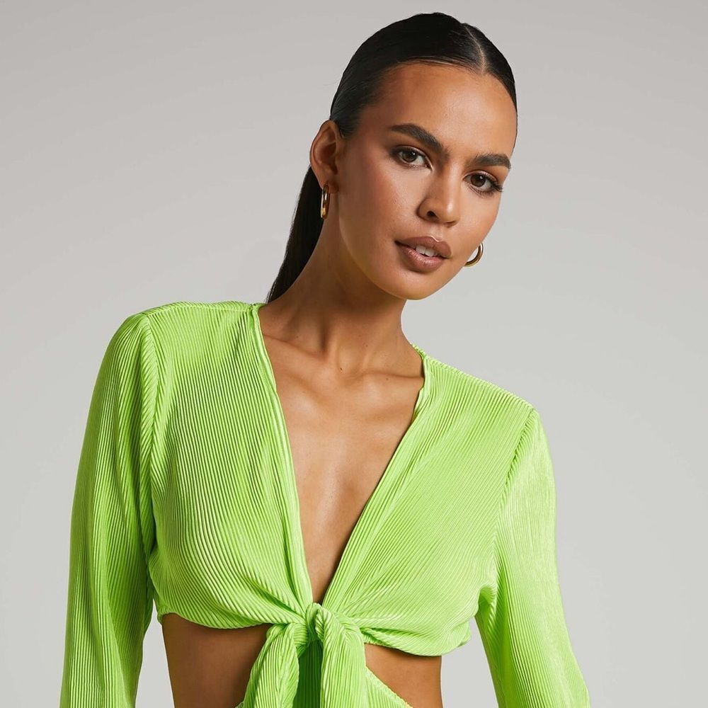 SHOWPO ELOWEN PLISSE LONG SLEEVE TIE FRONT TOP IN‎ LIME